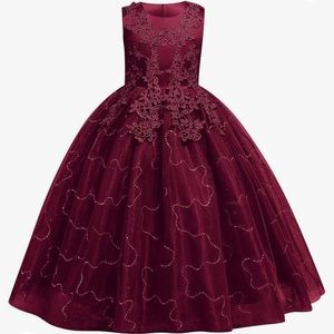 NWT Girls red tulle lace party dress;flower girl, pageant,formal, birthday. 9/10